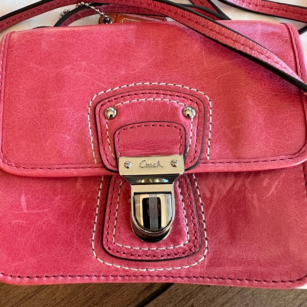 Vintage Coach micro Crossbody bag. - Picture 3 of 10